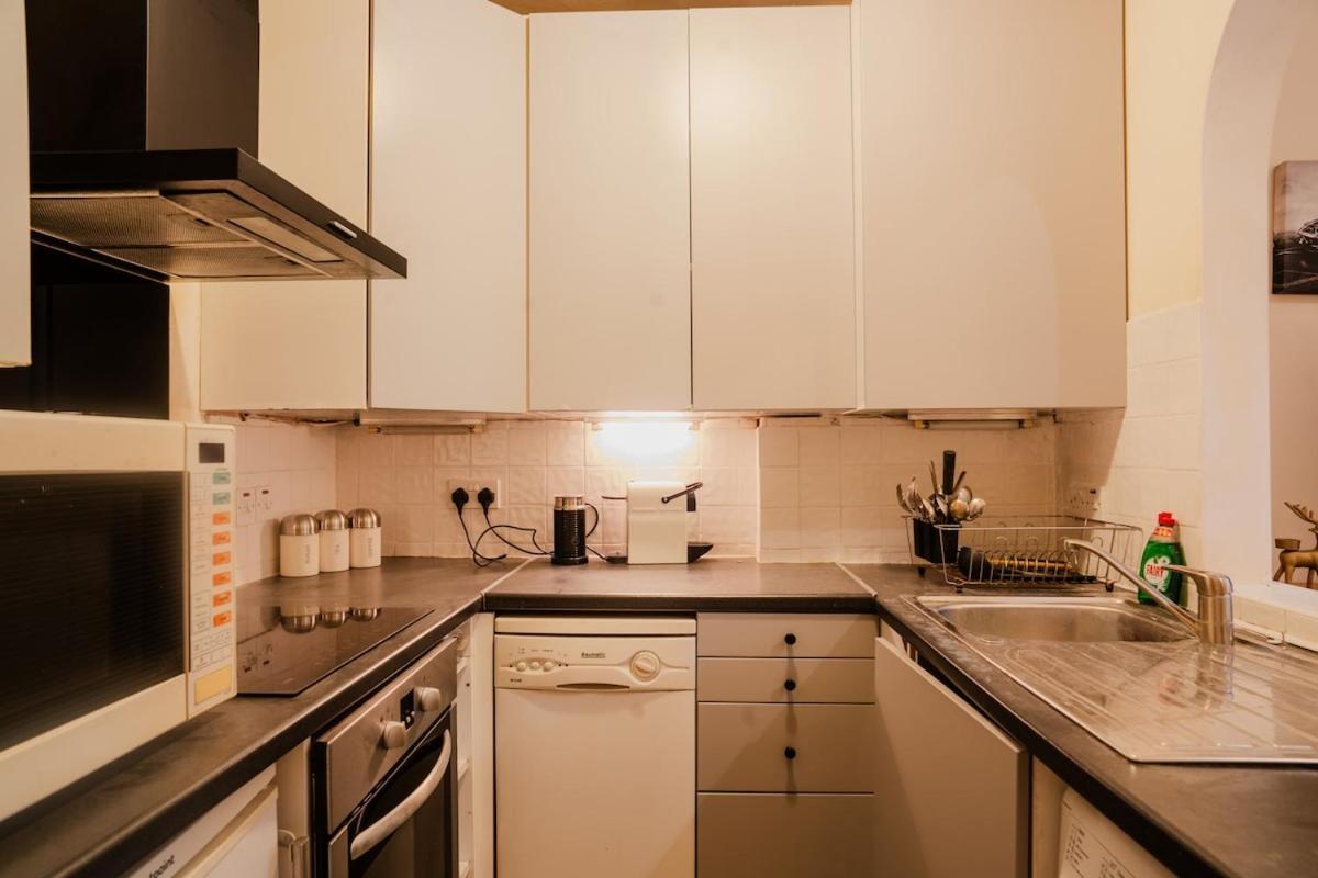 5 Stops From Everywhere - Balcony Flat Near Paddington * London