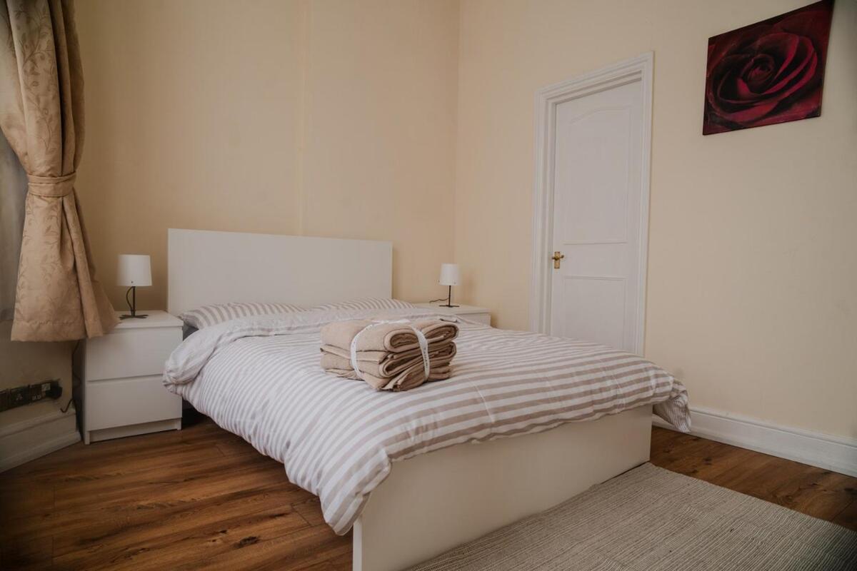 5 Stops From Everywhere - Balcony Flat Near Paddington Apartment