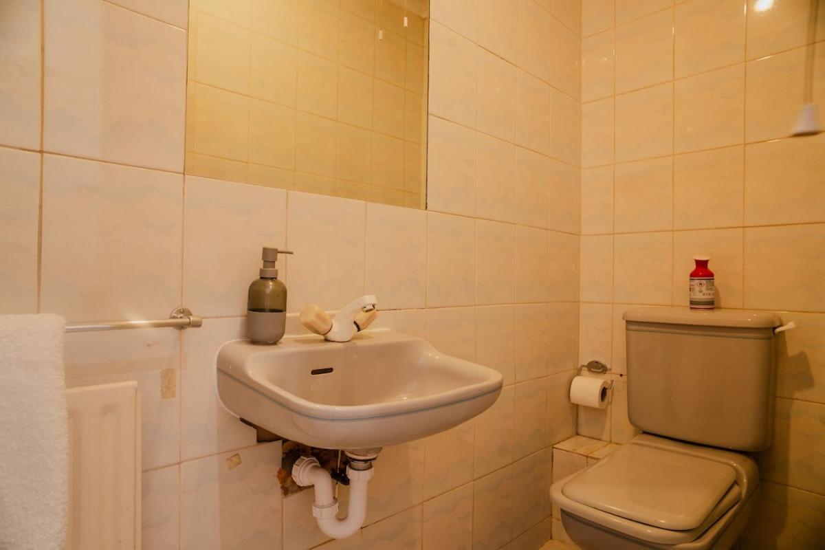 5 Stops From Everywhere - Balcony Flat Near Paddington Apartment London